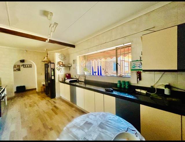 3 BEDROOM HOUSE FOR SALE IN VANDERBIJLPARK SE 2